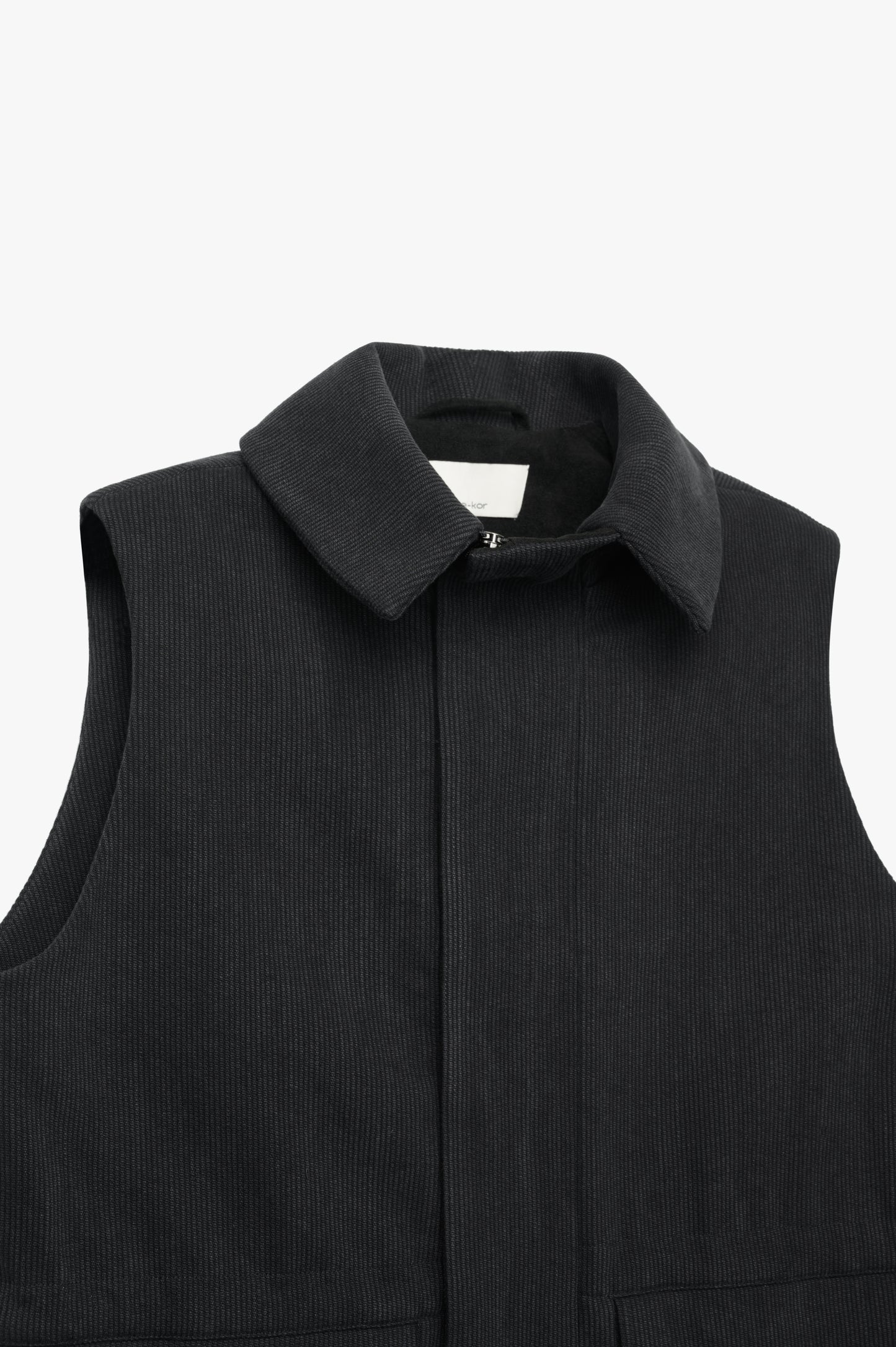 THRESHOLDS VEST