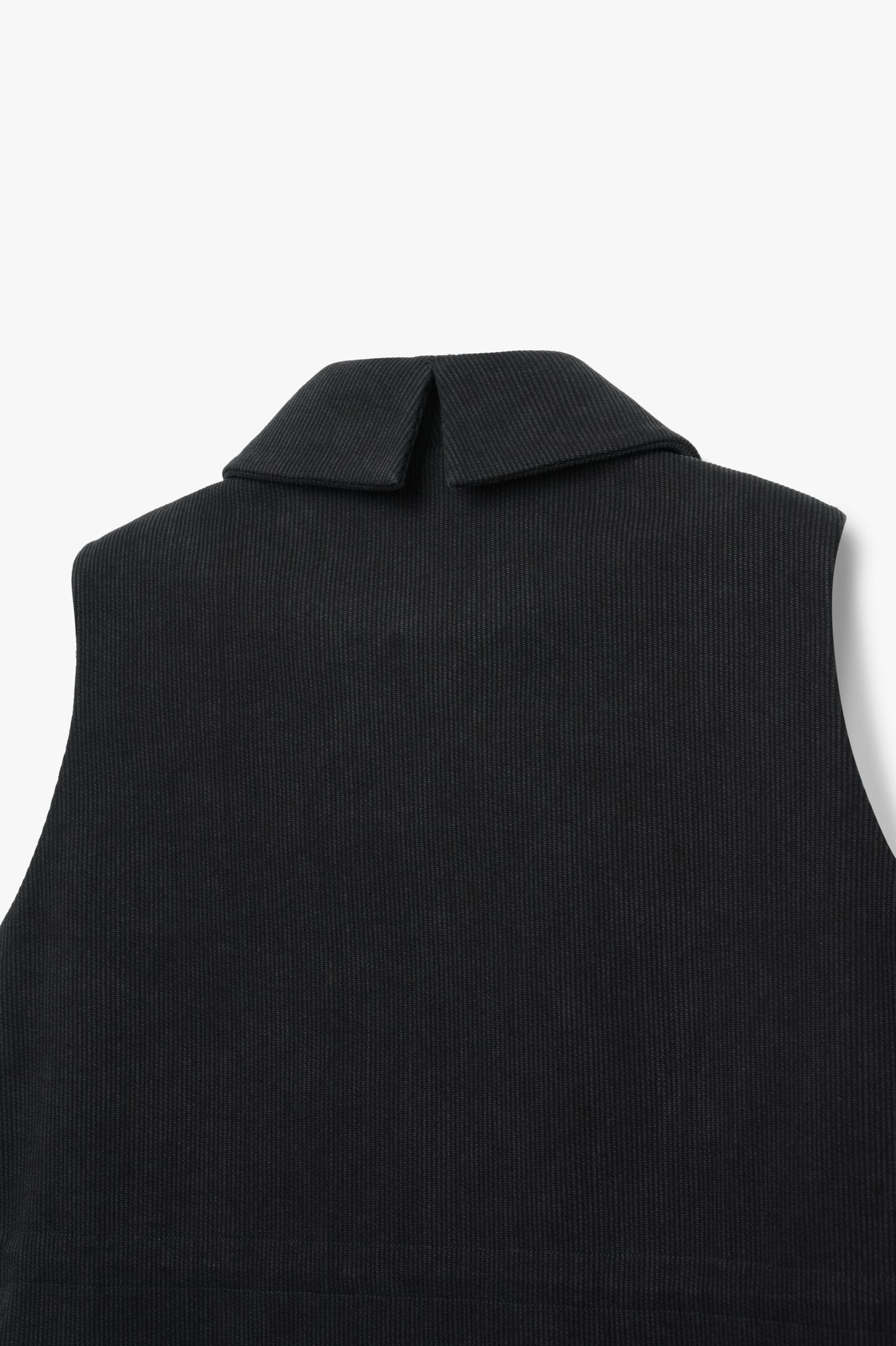 THRESHOLDS VEST