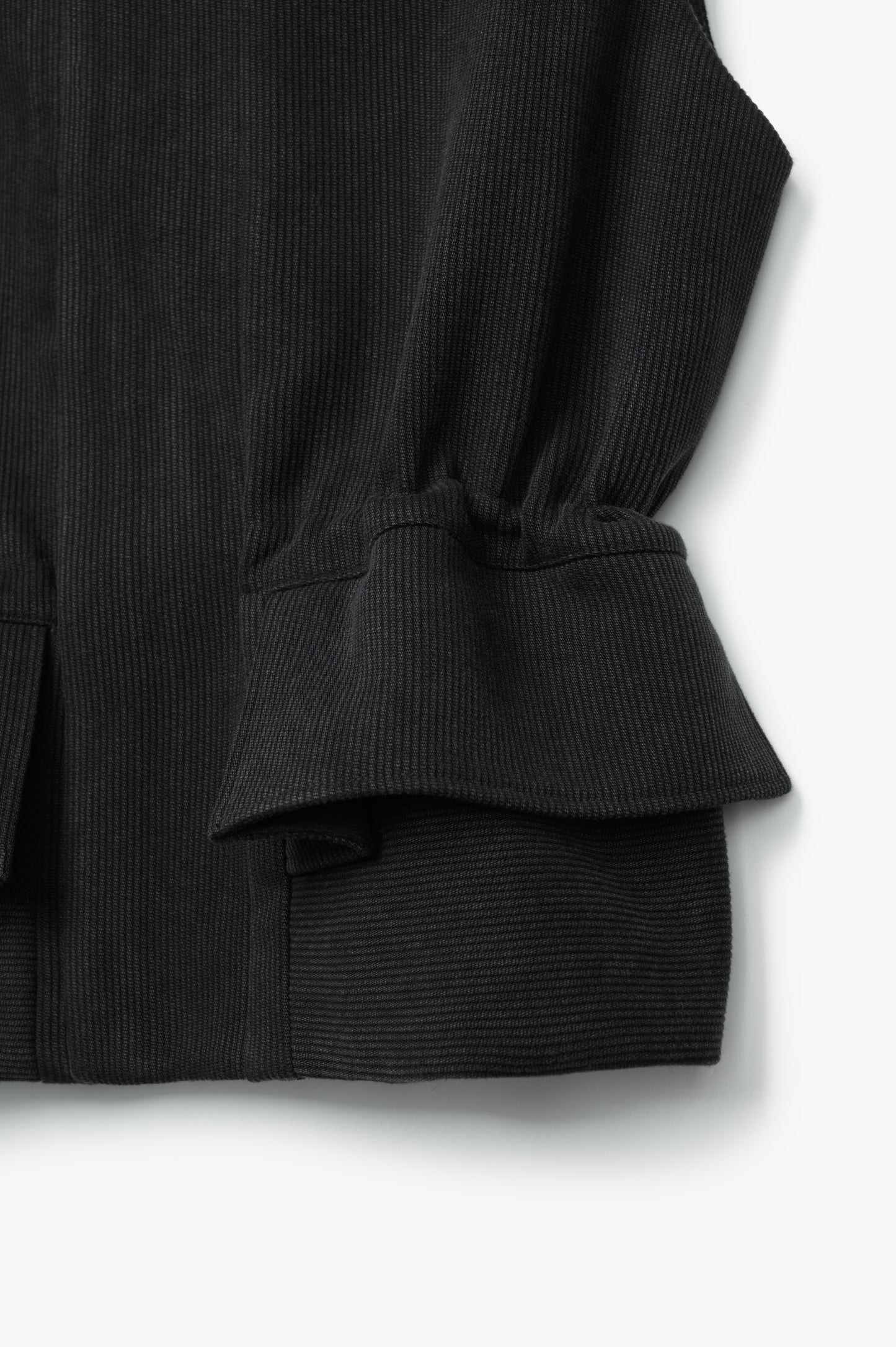 THRESHOLDS VEST