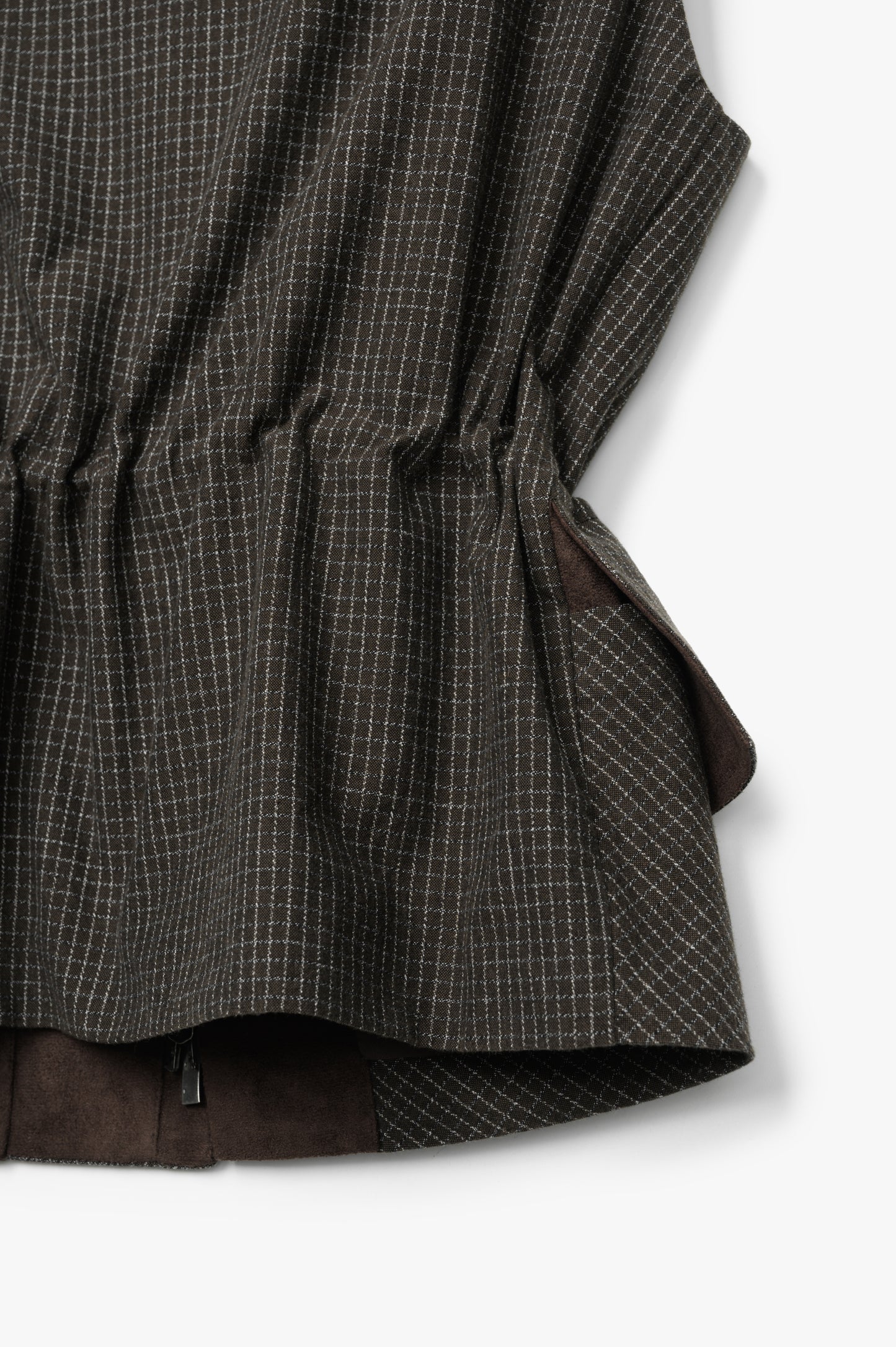 THRESHOLDS VEST